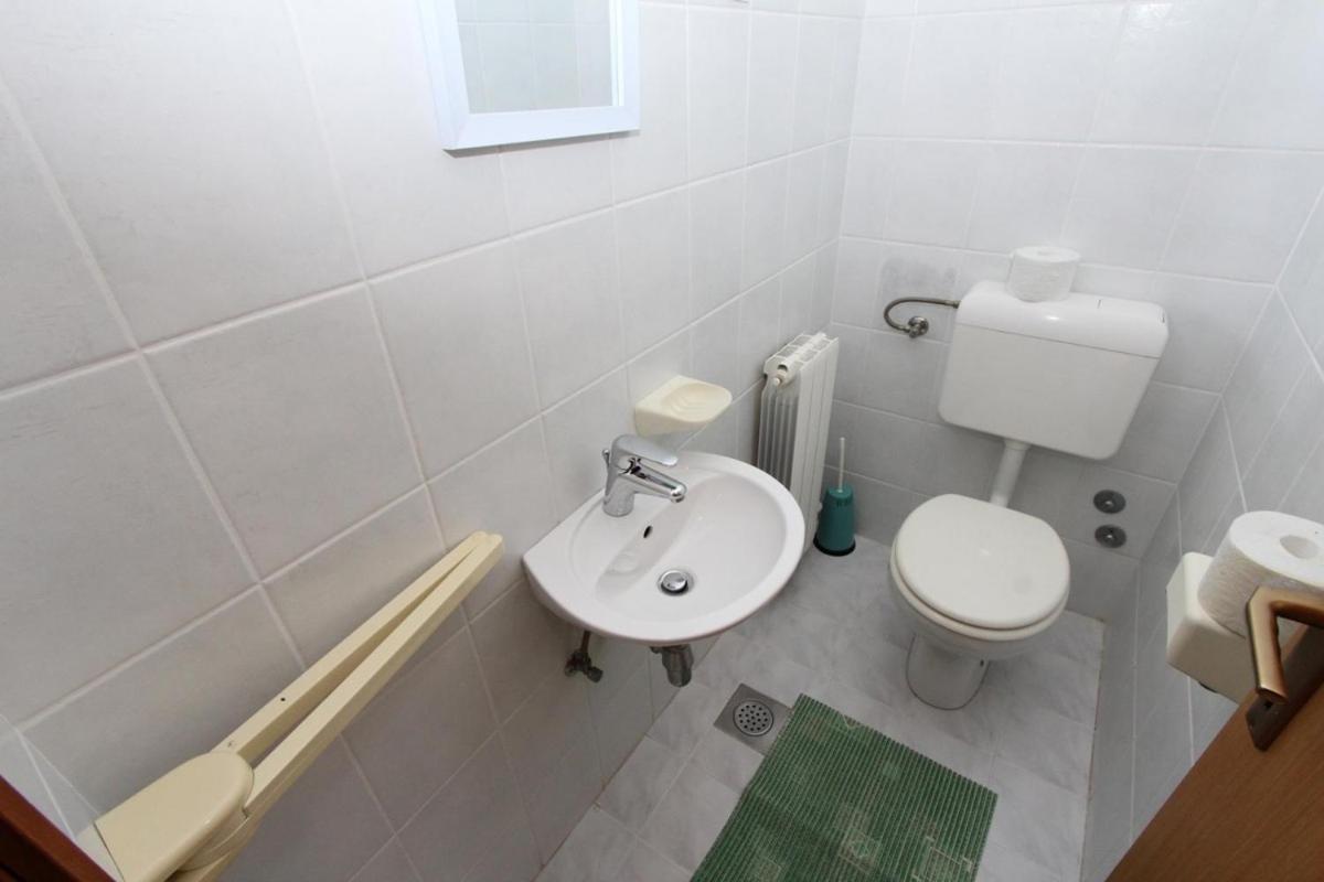 Apartments Jasna Ровин Екстериор снимка