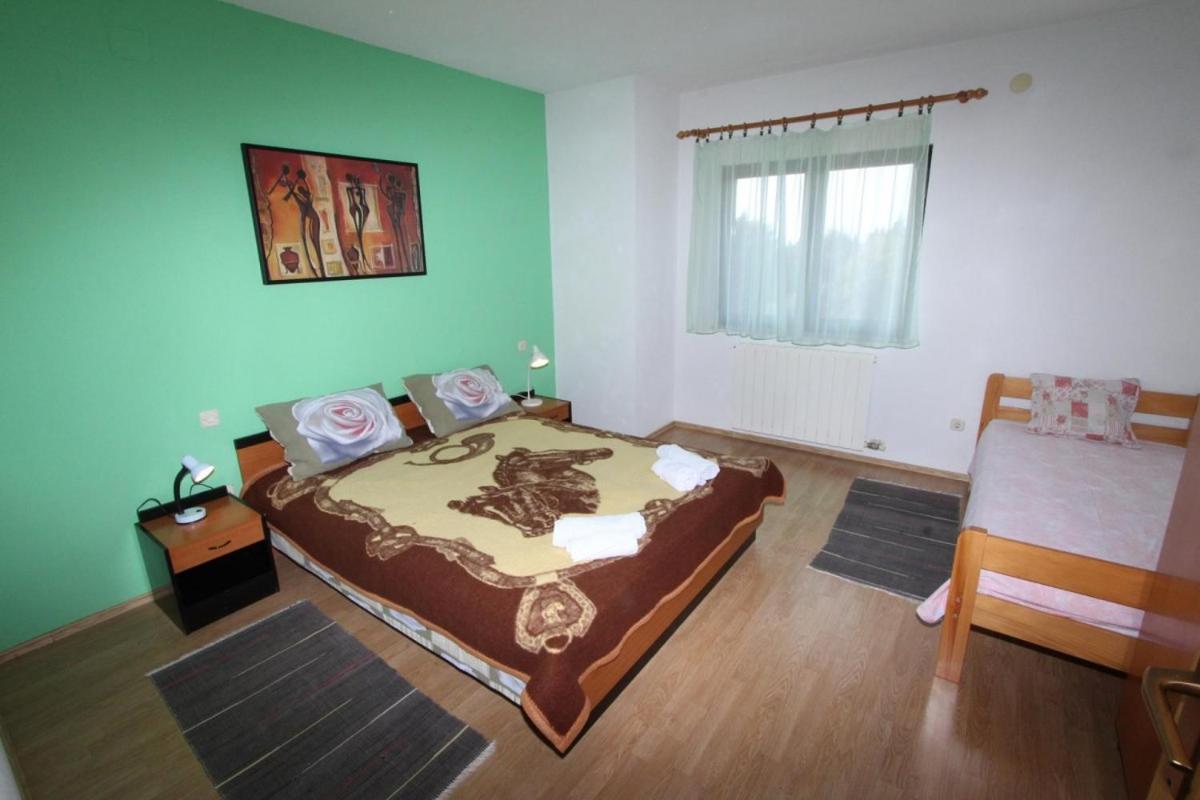 Apartments Jasna Ровин Екстериор снимка