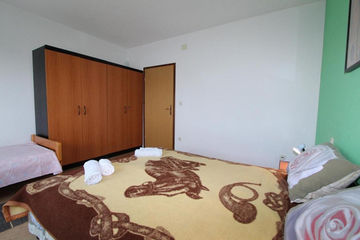 Apartments Jasna Ровин Екстериор снимка